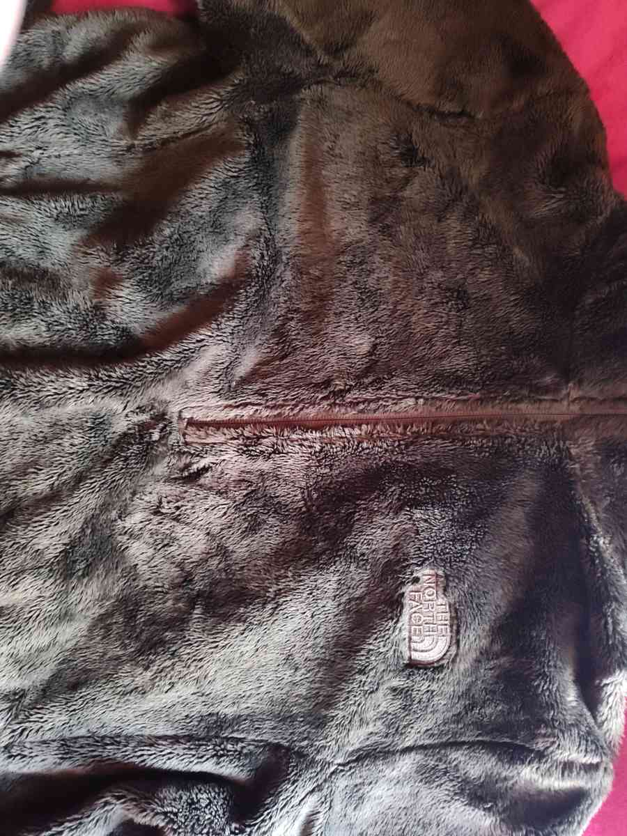 The North Face Women Osito Fuzzy Pullover - Mogadore, Ohio - FleaMarketBay