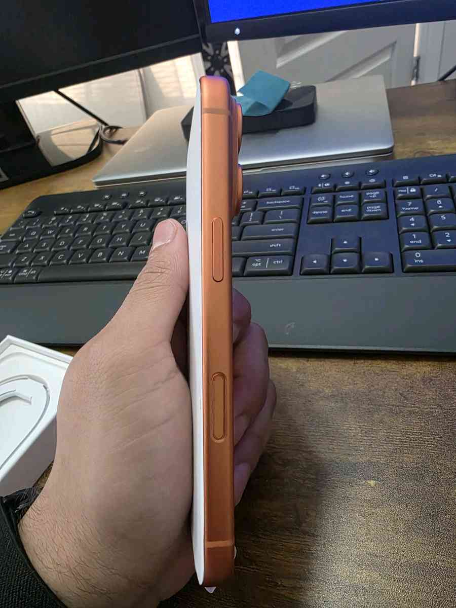 iPhone 17 Pro - Mcallen, Texas - FleaMarketBay