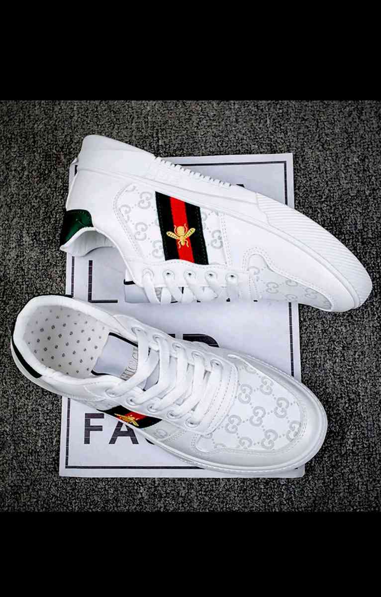 SPORTS SPRING WOMENMAN US SUZE 11 - Adams, New York - FleaMarketBay