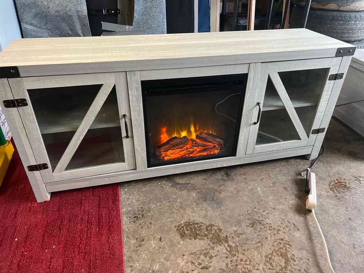 mueble para TV y chimenea en buen estado - Addieville, Illinois - FleaMarketBay