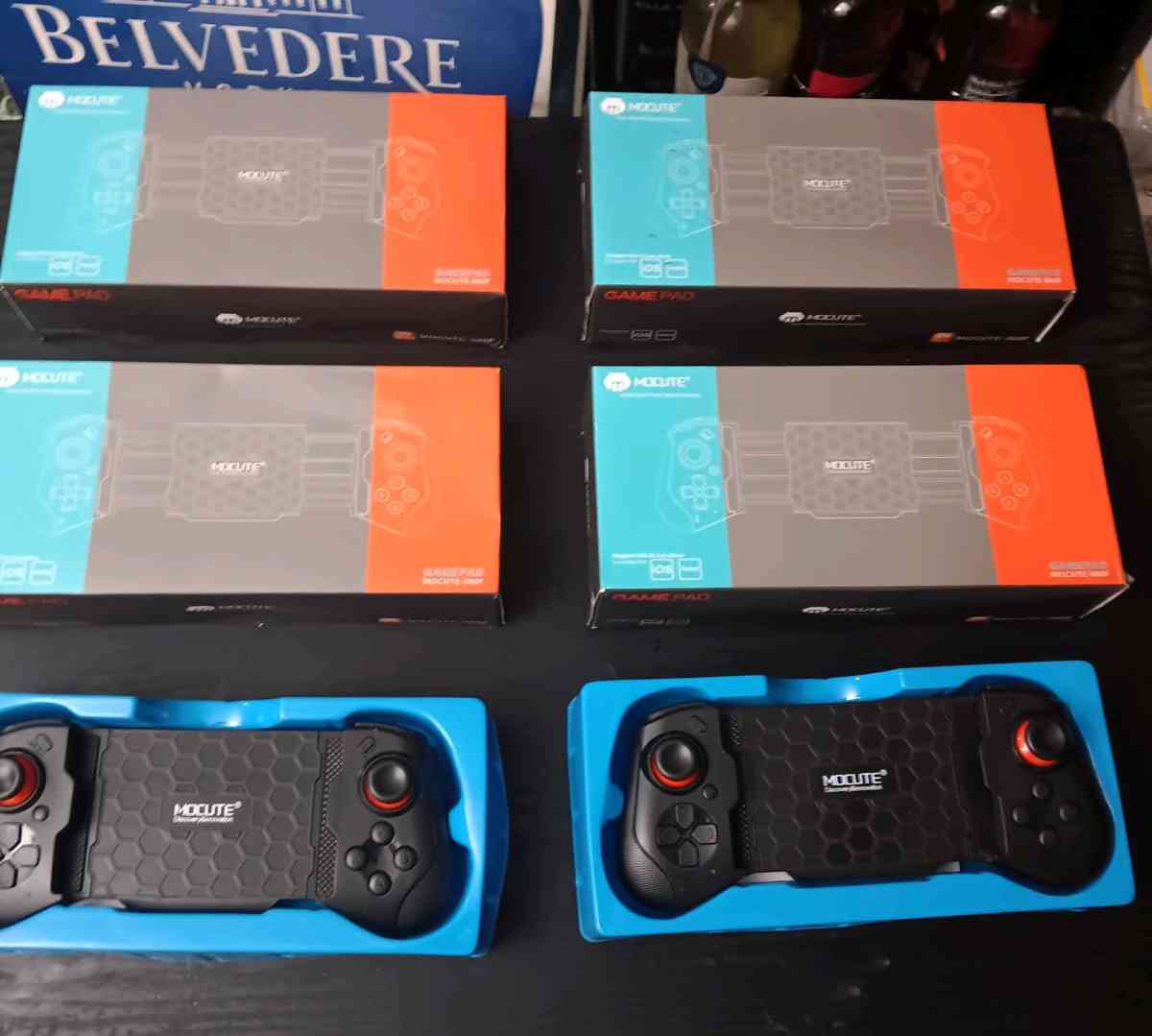 MOCUTE SMARTPHONE GAMING CONTROLLER