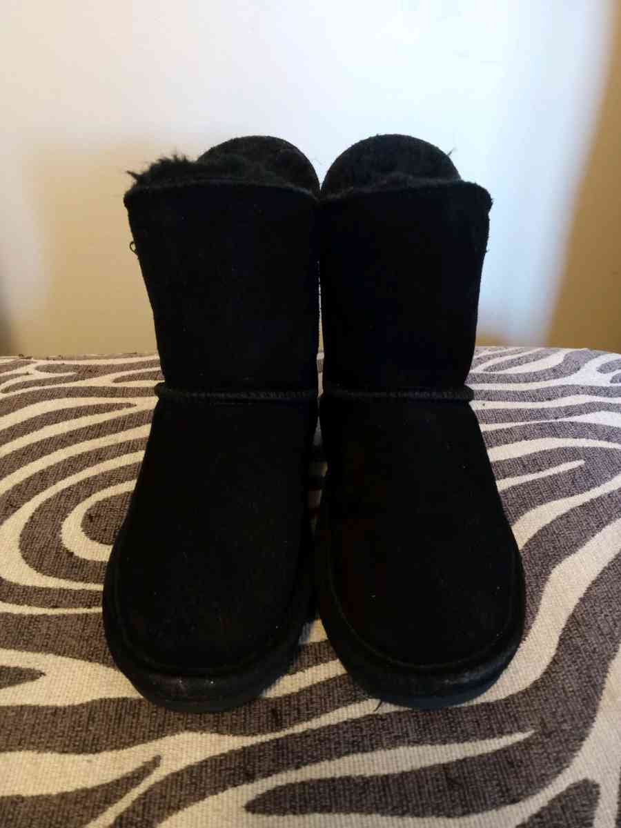Bearpaw Kids Boots Size 10 Black  Great Condition - Portsmouth, Ohio