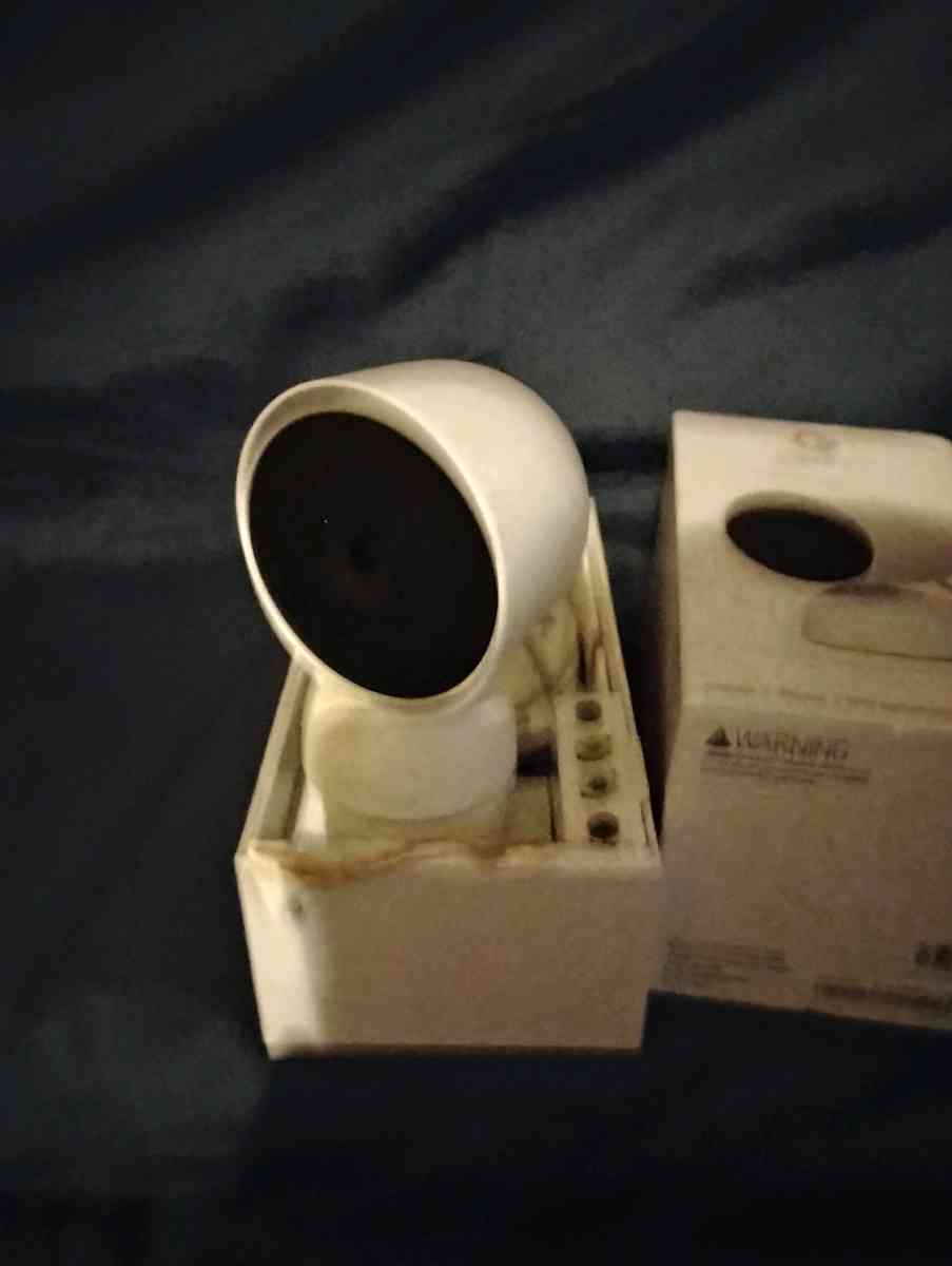 Google nest and Google hub camera and monitor - Cleburne, Texas - FleaMarketBay