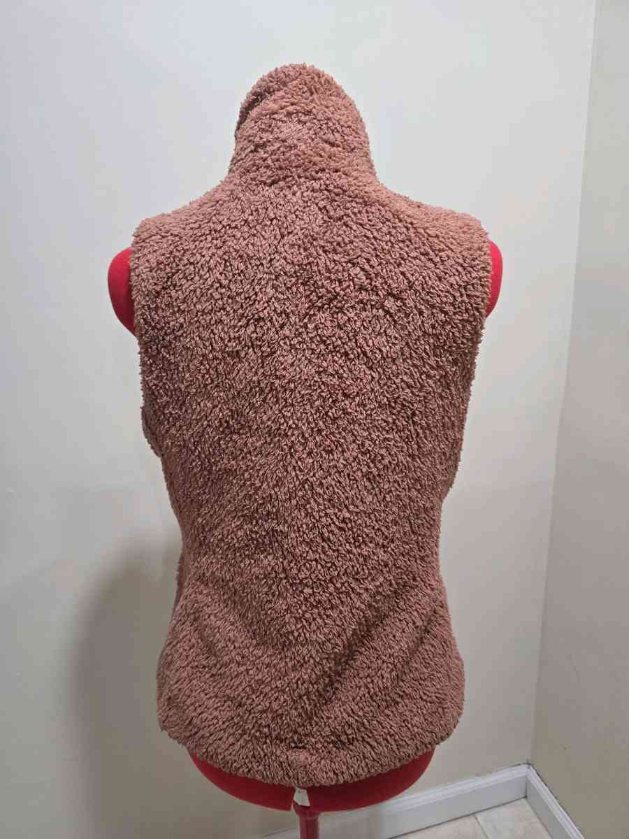 Patagonia furry vest - Port Jefferson, New York - FleaMarketBay
