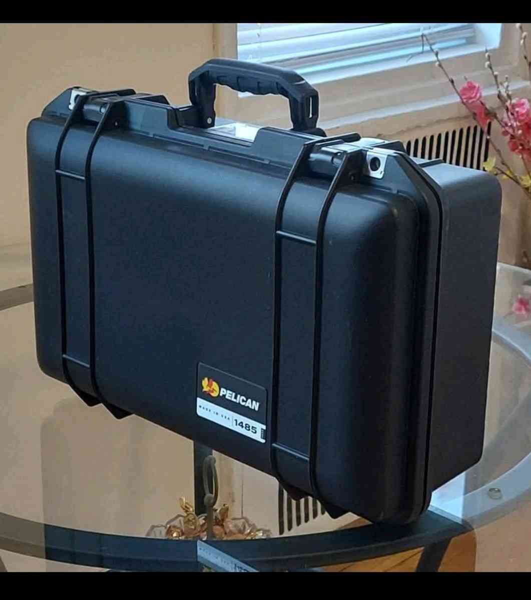 PLASTIC CASE 179 - Brooklyn, New York