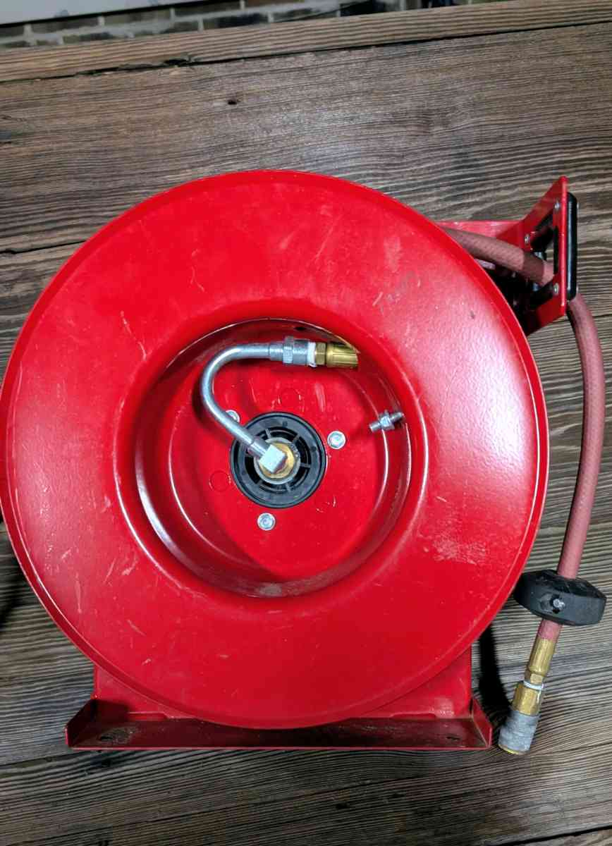 ReelCraft Retractable Air Hose reel - Bear Creek, North Carolina - FleaMarketBay