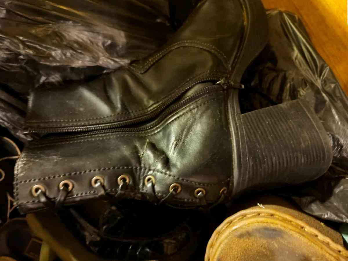 black foe leather boots