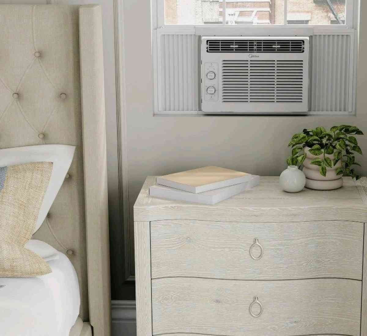 Airon Conditioner Unit in Window - Albuquerque, New Mexico - FleaMarketBay