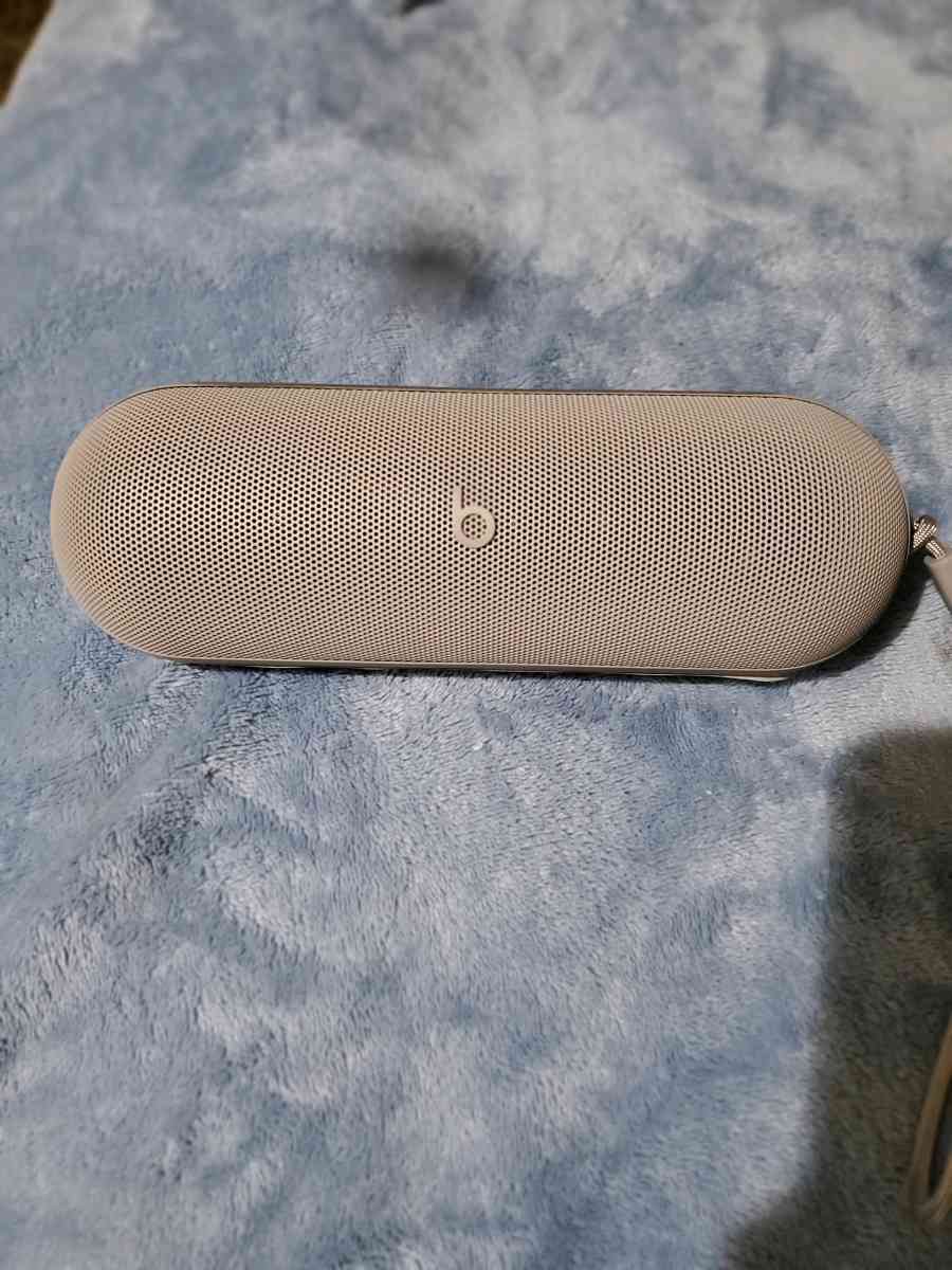 beats by dre Bluetooth speaker - Richland, Washington