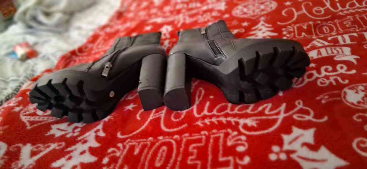 womens boots - Hudson, Florida - FleaMarketBay