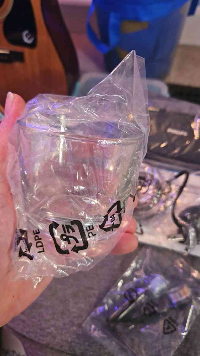 Philips Sonicare DiamondClean 9300 series electric toothbrus - Woodstown, New Jersey - FleaMarketBay