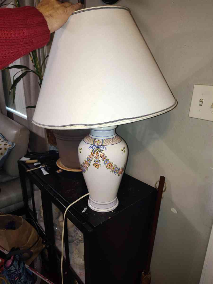 Italian hand painted table lamp - Oceanside, California - FleaMarketBay