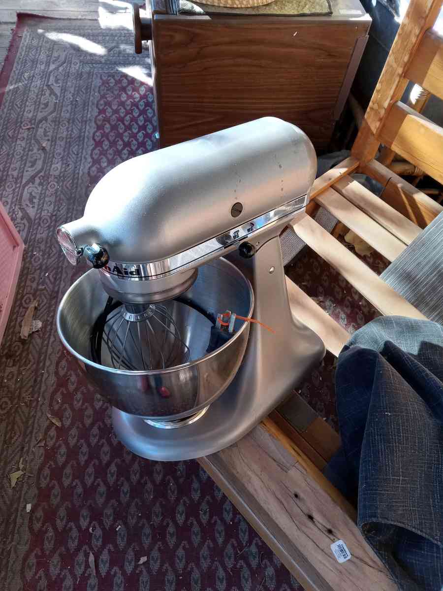 Kitchen Aid Deluxe Mixer - Philadelphia, Pennsylvania - FleaMarketBay