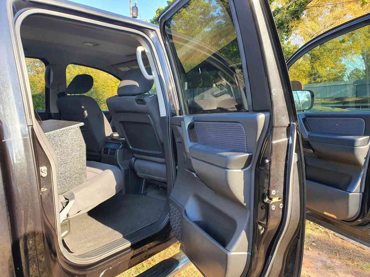 2010 nissan titan - Spartanburg, South Carolina - FleaMarketBay