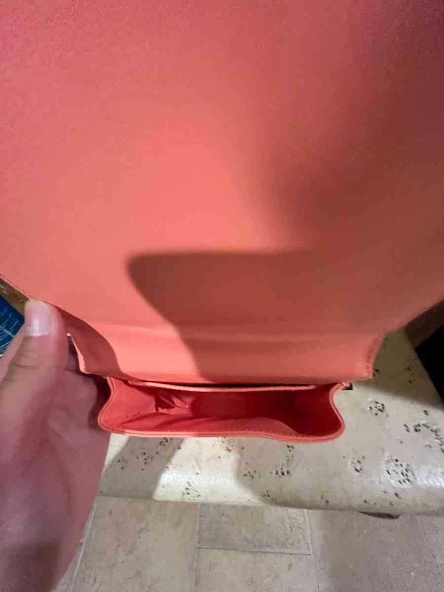 womens Chanel hand bag - Freeburg, Pennsylvania - FleaMarketBay