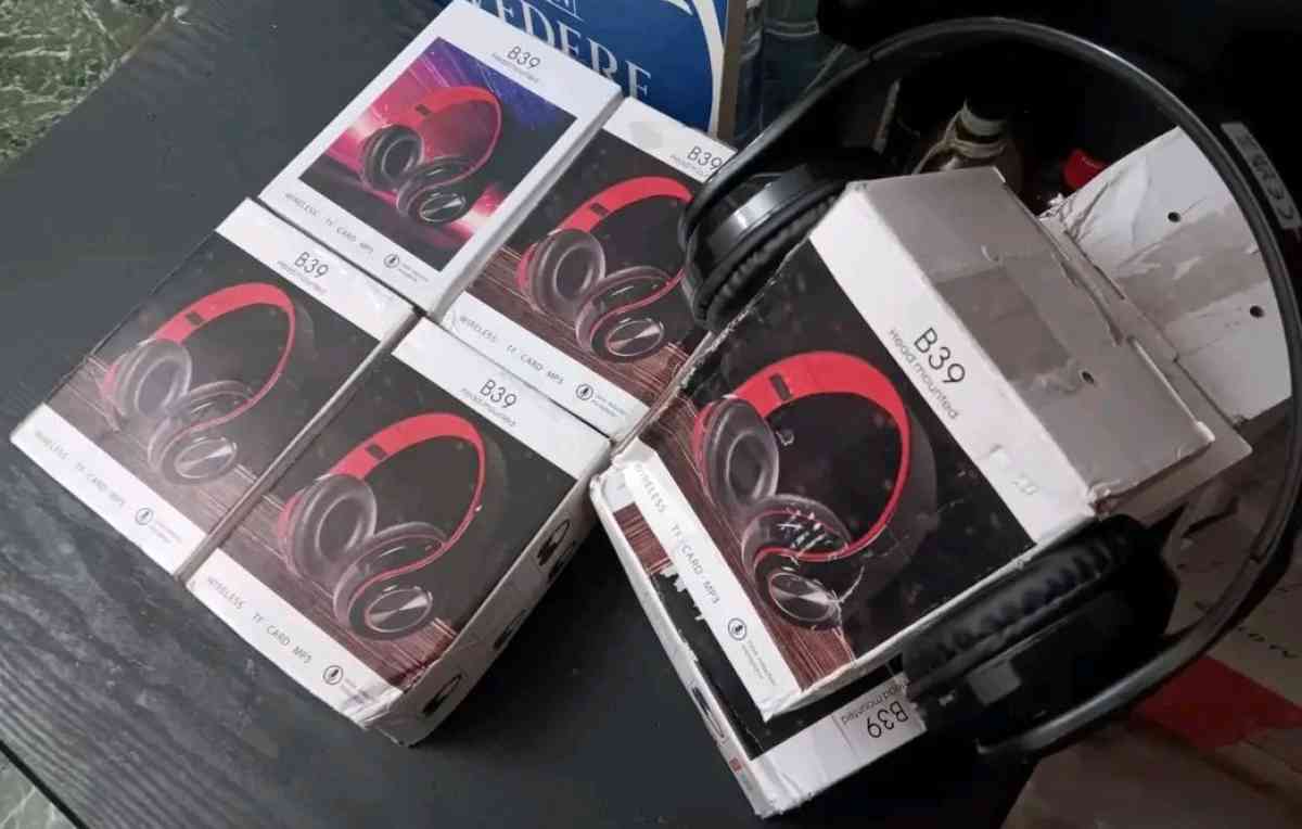B39 WIRELESS HEADPHONES - Bronx, New York - FleaMarketBay
