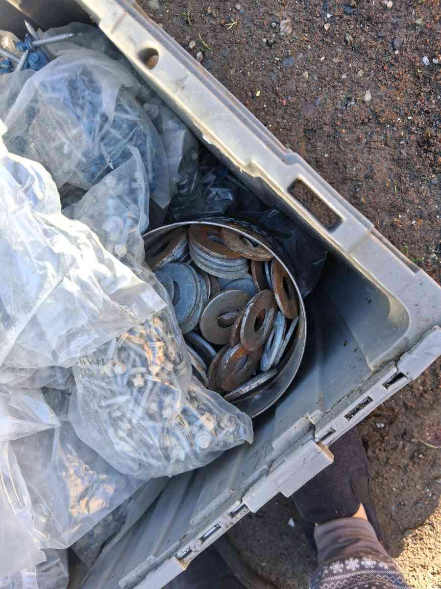 self tapping  screws and nails and washers - Sedro Woolley, Washington - FleaMarketBay