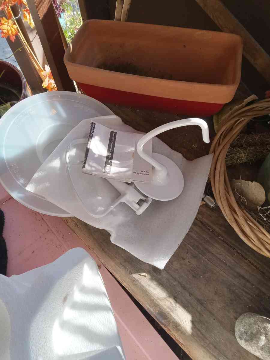 Kitchen Aid Deluxe Mixer - Philadelphia, Pennsylvania - FleaMarketBay