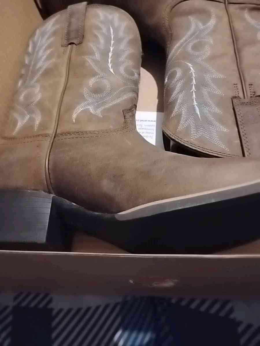 Ariat sport outfitter size 8 EE wide cowboy boots - Dayton, Ohio - FleaMarketBay