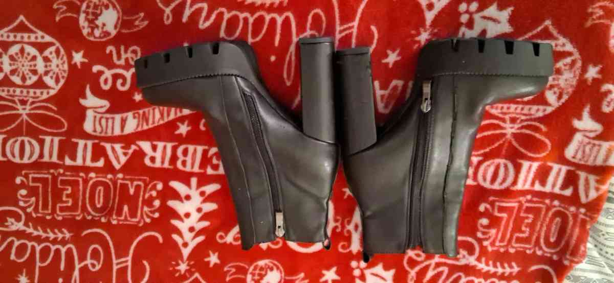 womens boots - Hudson, Florida - FleaMarketBay