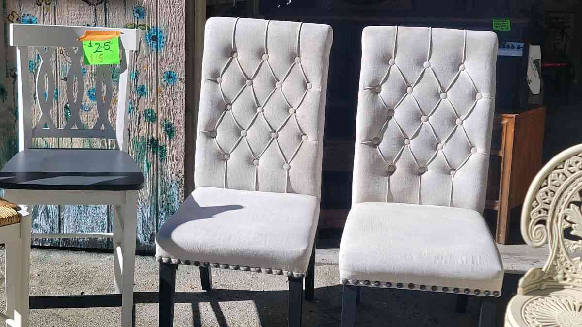 Pair of cloth chairs - Studio City, California - FleaMarketBay