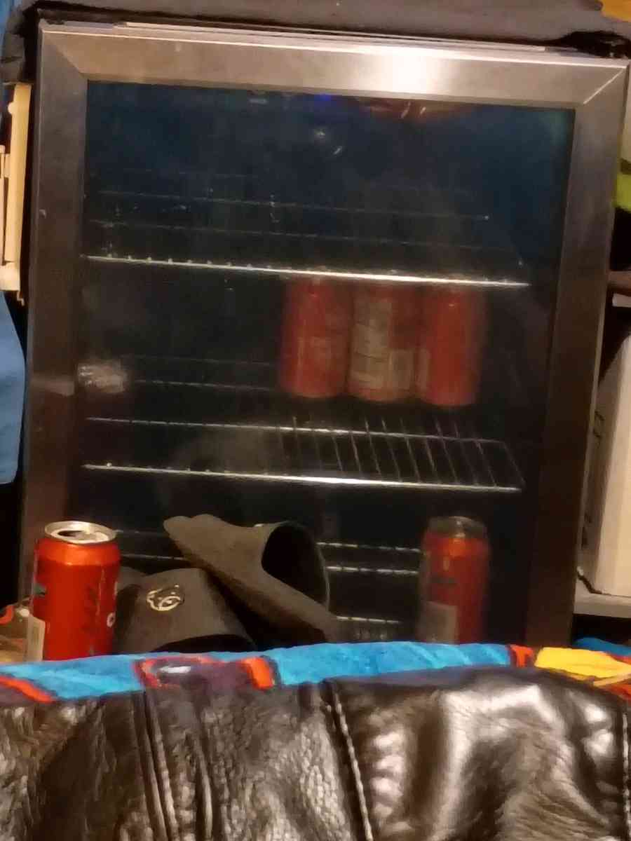 refrigerator small - Jefferson, Georgia - FleaMarketBay