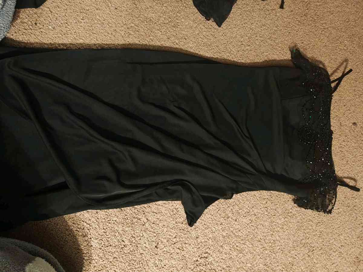 dresses plus cover - Manteca, California - FleaMarketBay