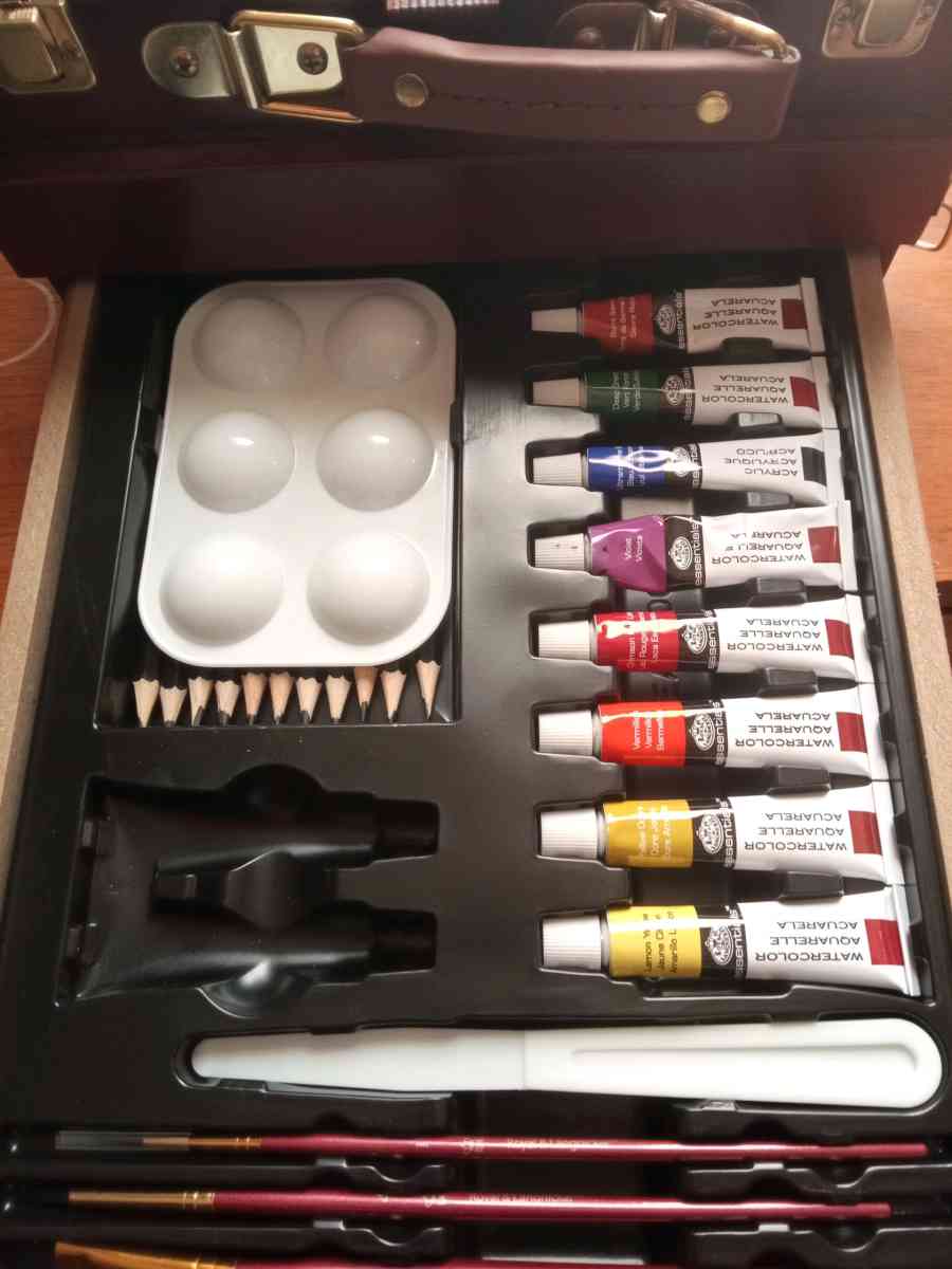 Travel easel complete with supplies - Dayton, Ohio - FleaMarketBay