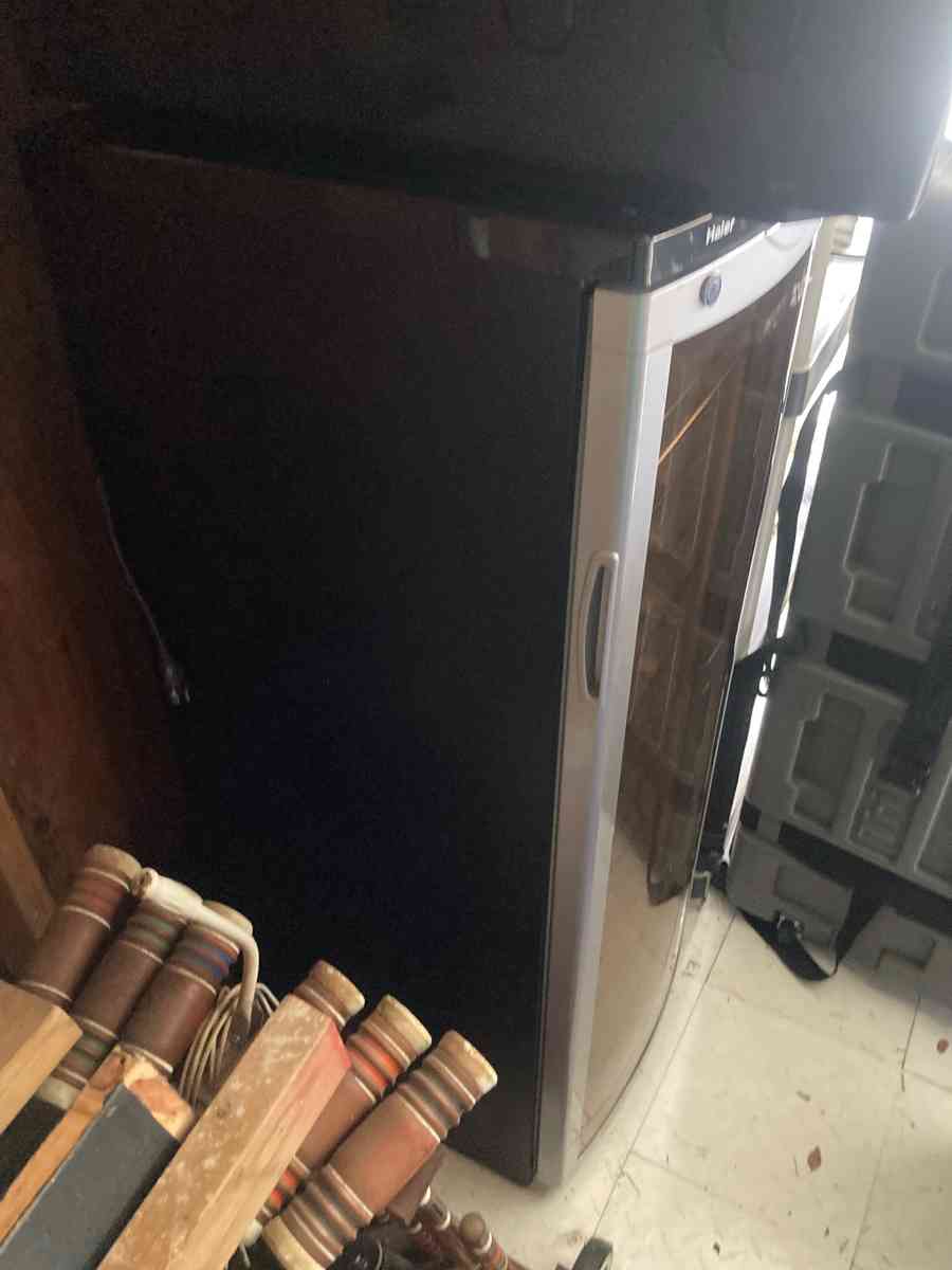 Haier Wine Cooler - Essington, Pennsylvania - FleaMarketBay