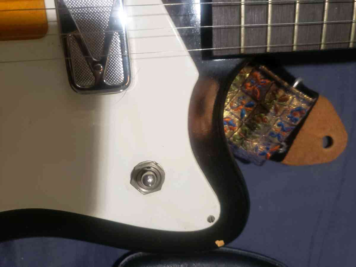 Silvertone Bobcat Guitar with Case by Holiday and Harmon - Shelby, North Carolina - FleaMarketBay