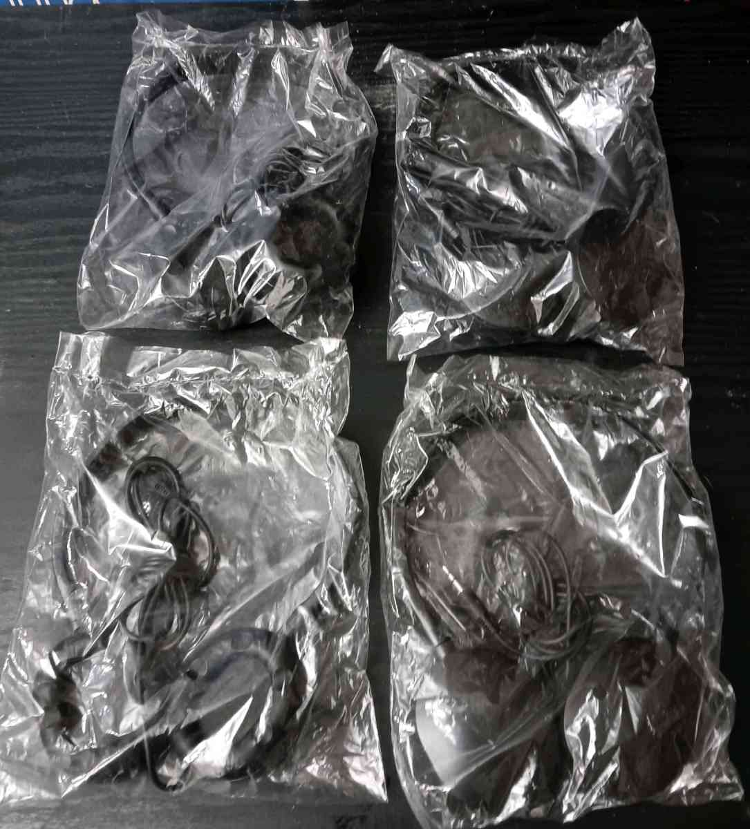 THIN WIRED AUDIO ADJUSTABLE HEADPHONES - Bronx, New York - FleaMarketBay