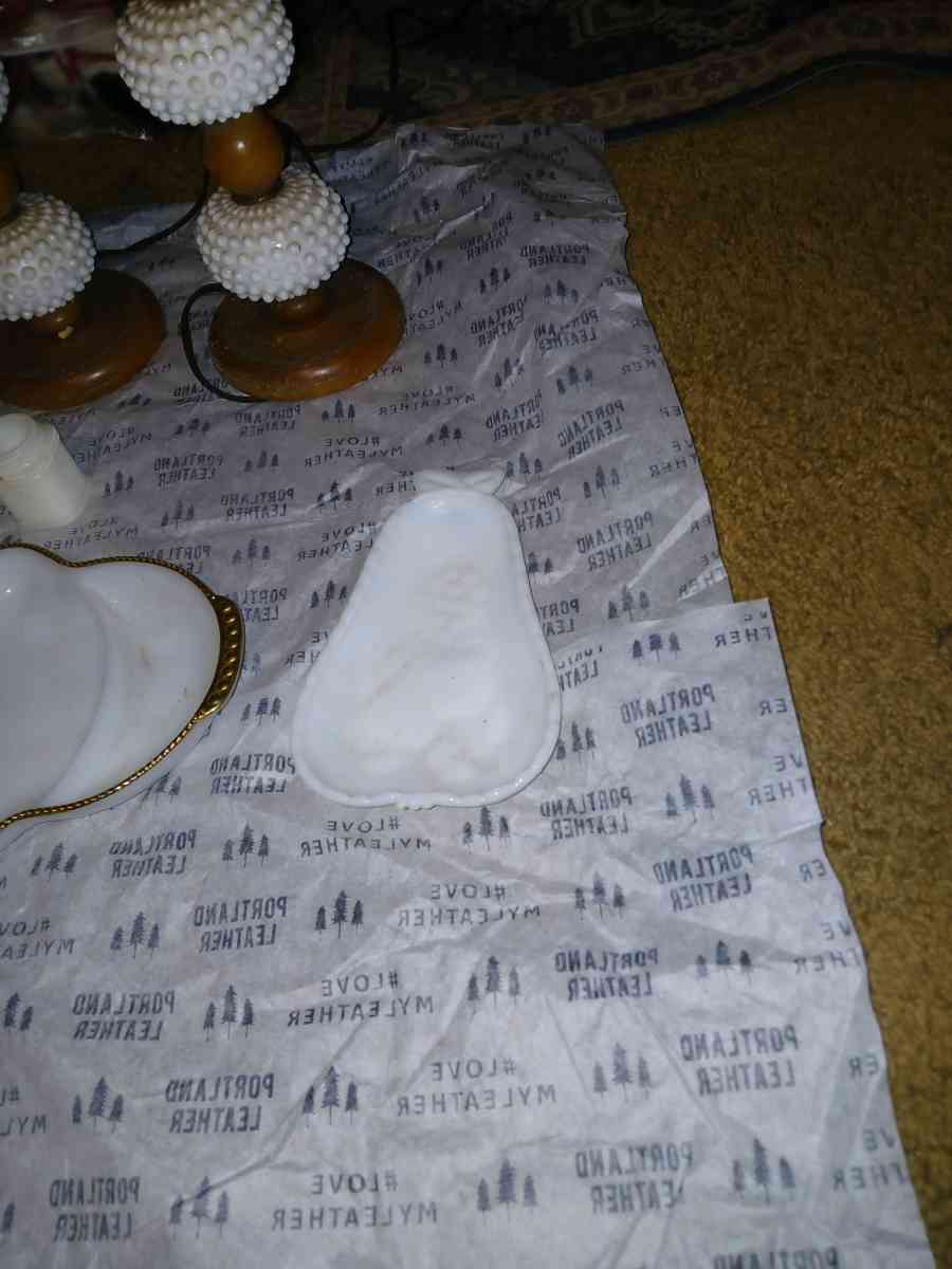 milk glass - Boone, North Carolina - FleaMarketBay