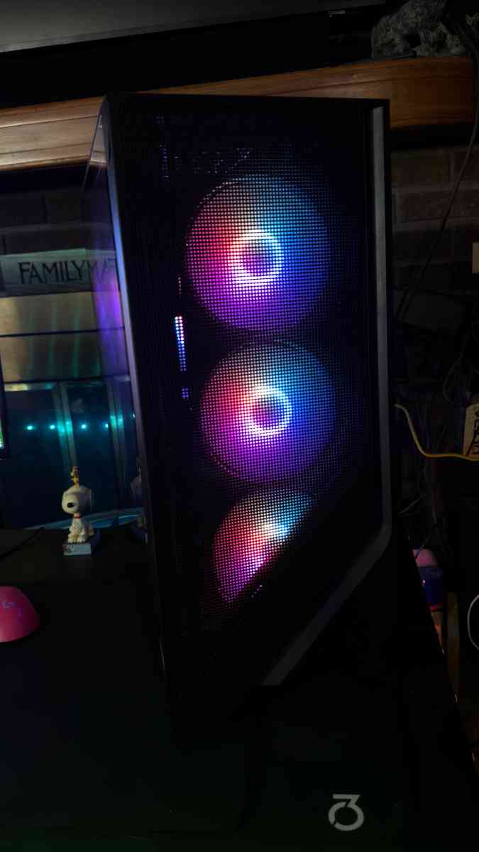 Gaming PC With Montior - Youngstown, Ohio