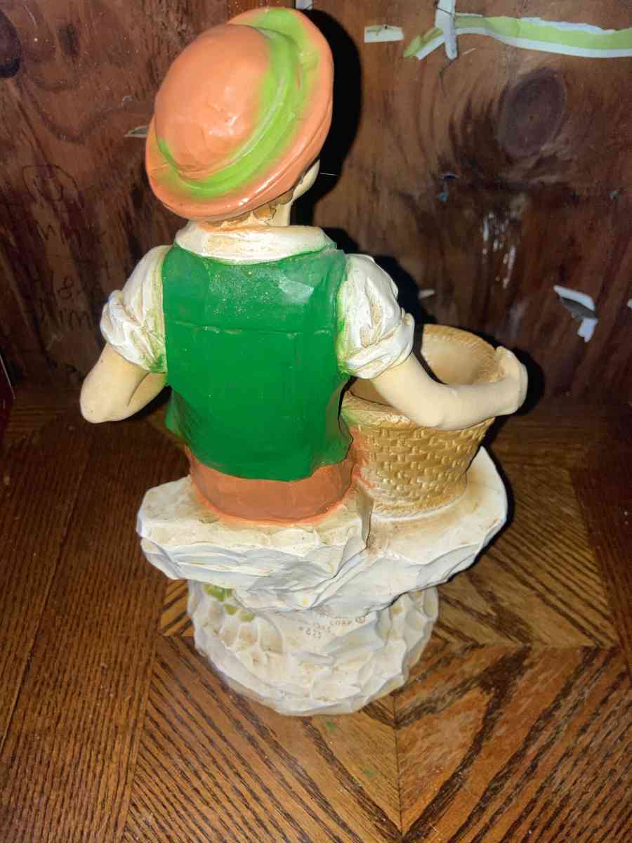 Universal Statuary Vintage Statue - Essington, Pennsylvania - FleaMarketBay