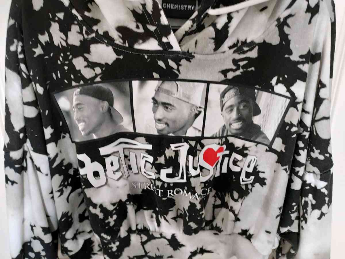 Cropped Tupac hoodie - Oceanside, California - FleaMarketBay