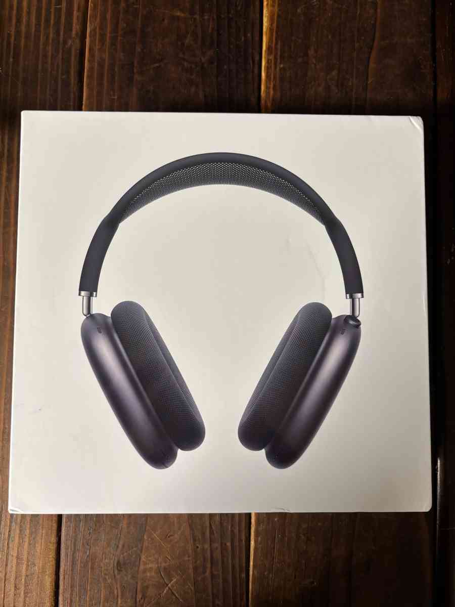 AirPods Max - Sacramento, California