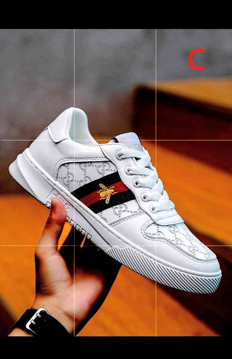 SPORTS SPRING WOMENMAN US SUZE 11 - Adams, New York - FleaMarketBay