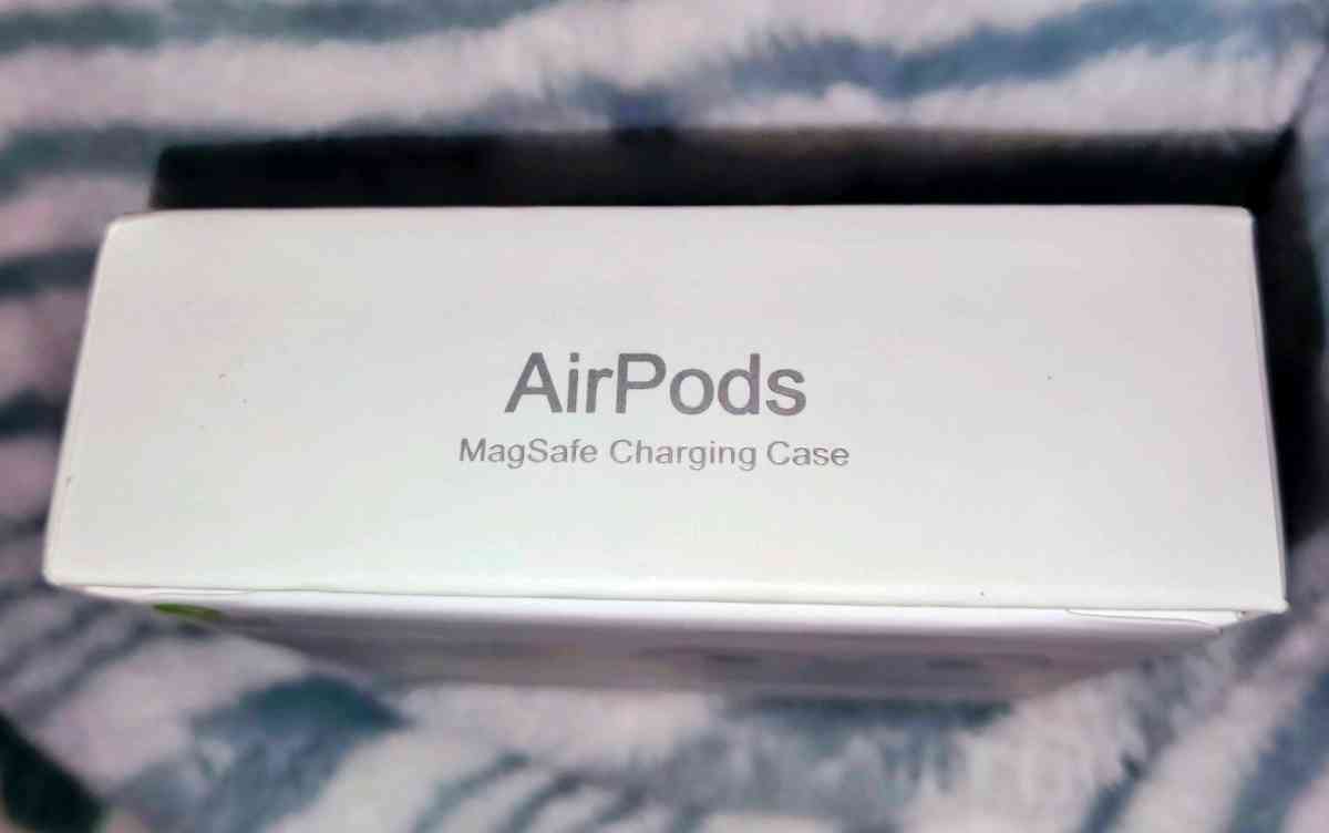 apple earphones - Alicia, Arkansas - FleaMarketBay