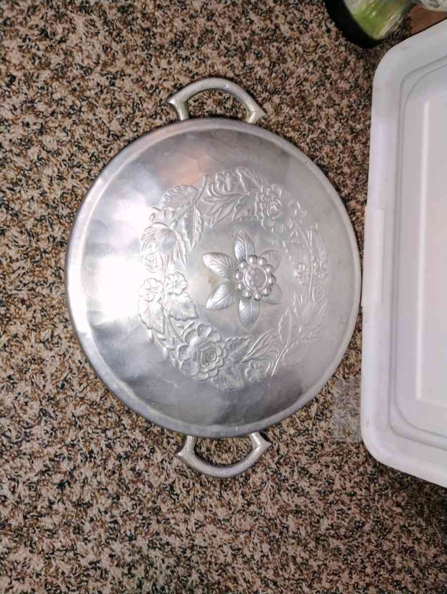 1950s Everlast hand forged aluminum casserole dish - Omaha, Nebraska - FleaMarketBay