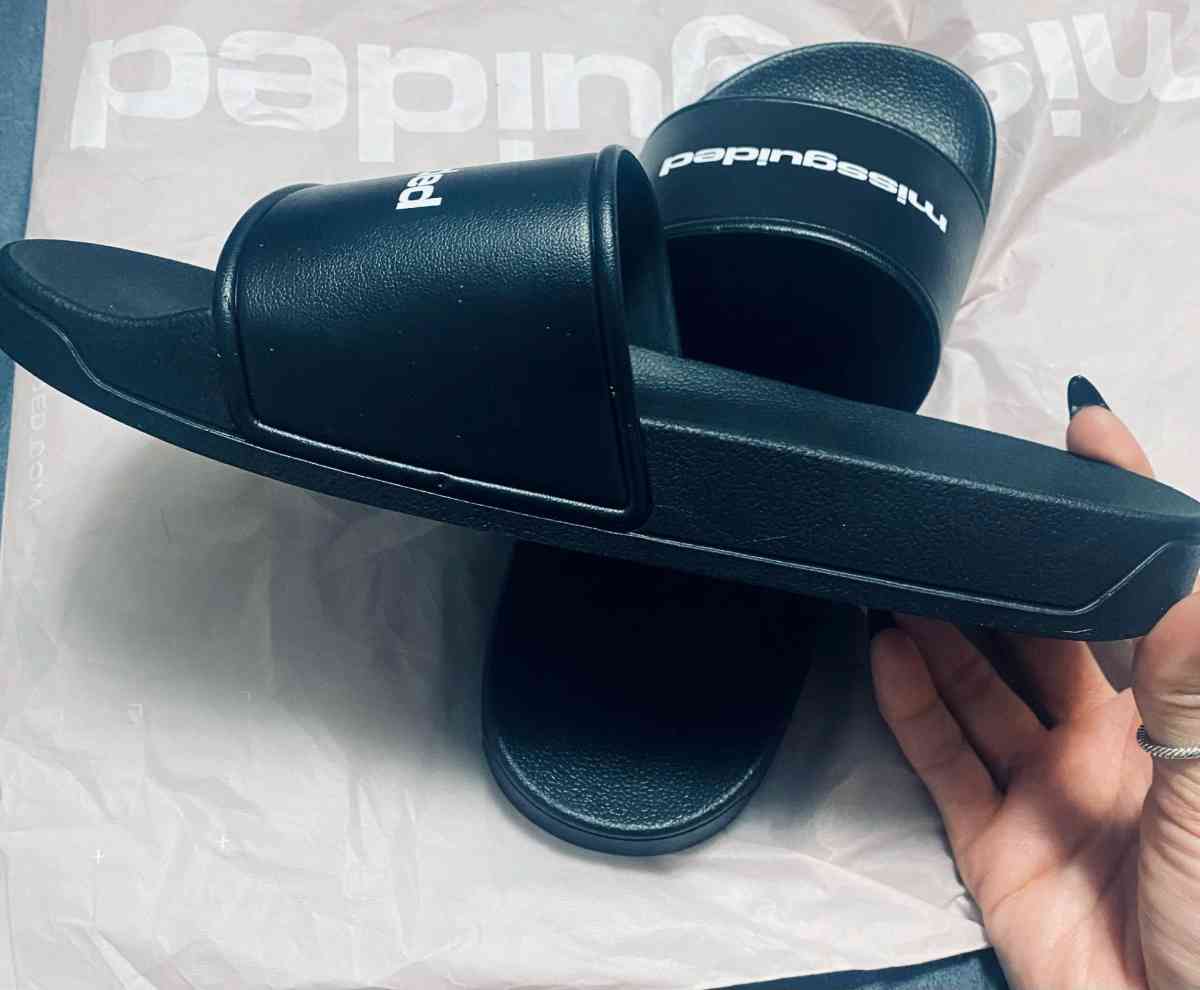 sandals - Miami, Florida - FleaMarketBay