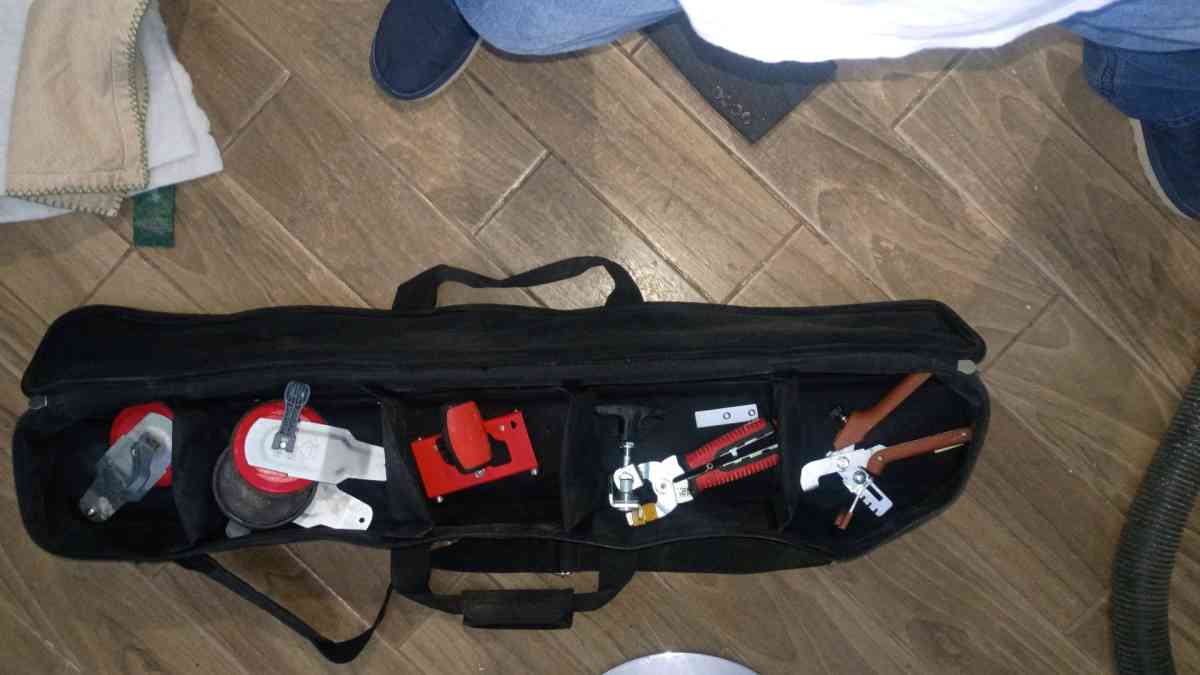 giant tile cutter slap system with carrying case and tools - El Campo, Texas