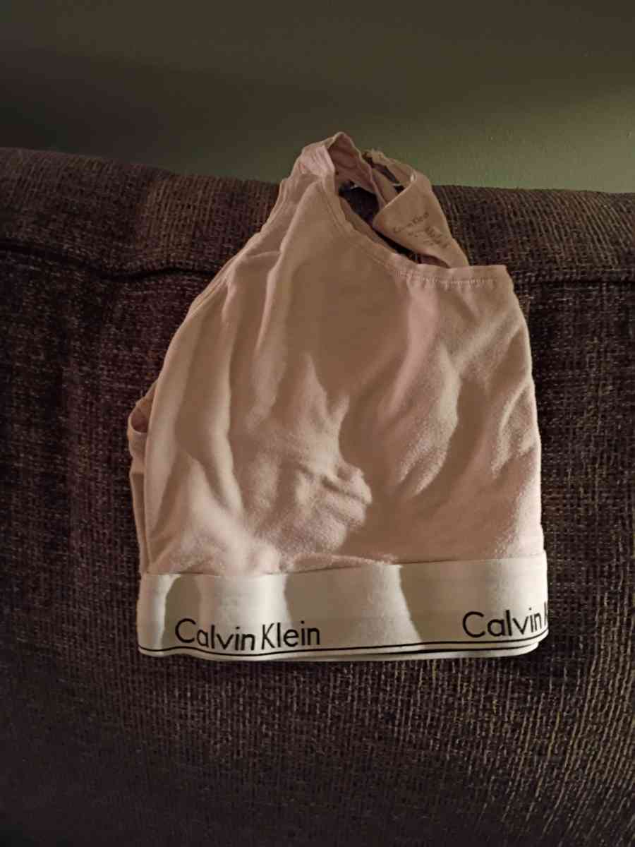 Tons OF Womans Cloths Sizes Very - Columbia, Missouri - FleaMarketBay