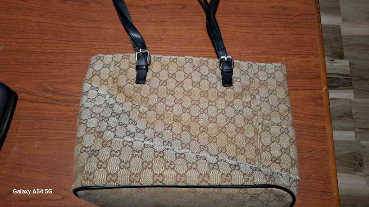 Gucci bag - Indiana, Pennsylvania - FleaMarketBay