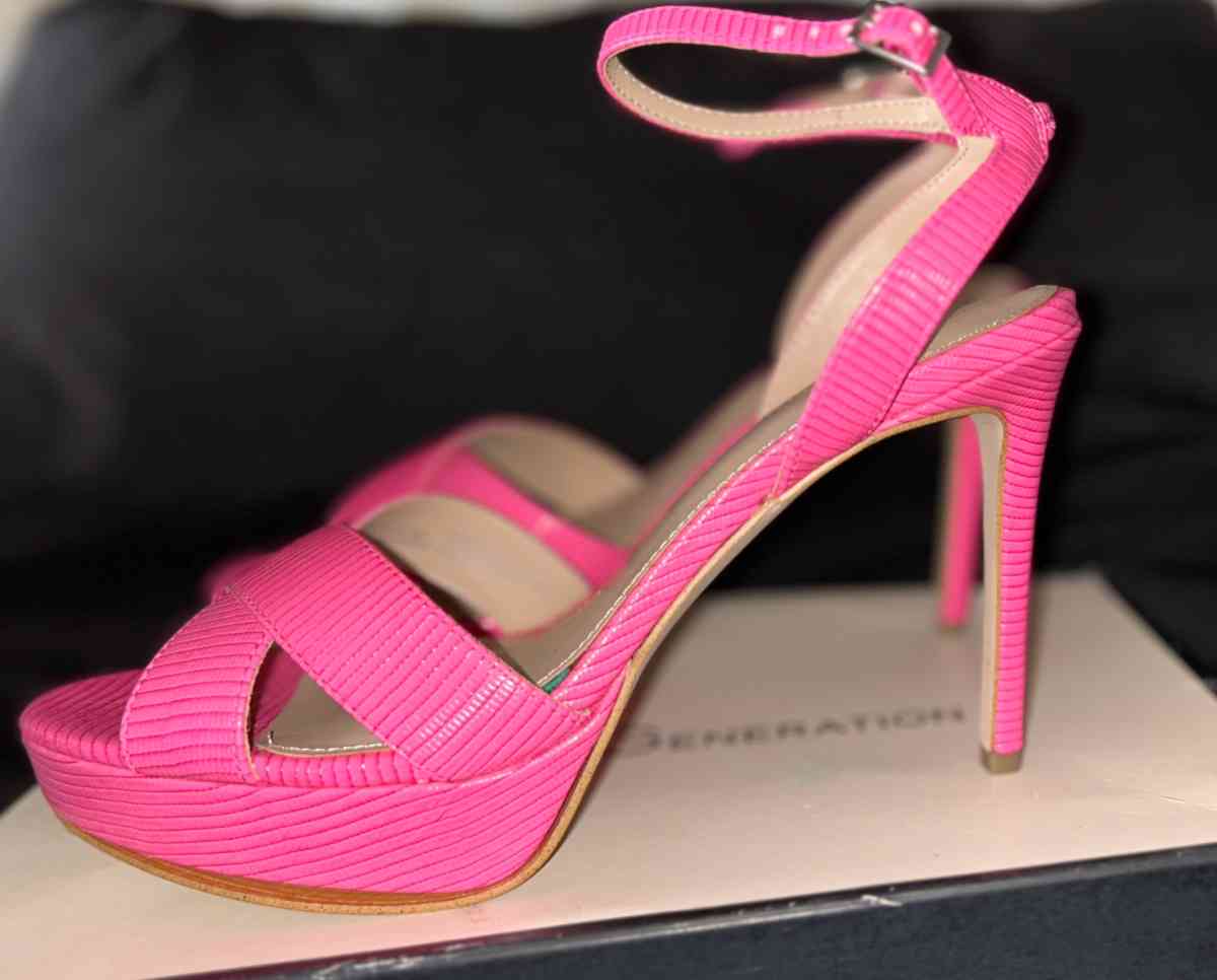BCBGeneration Fuscia Heels - Las Vegas, Nevada - FleaMarketBay
