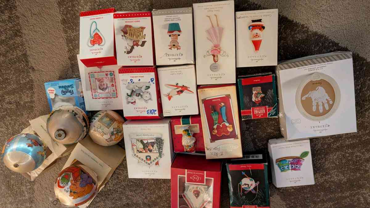 Hallmark collectible Ornaments - Asheboro, North Carolina - FleaMarketBay
