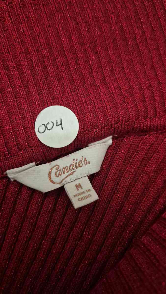 Burgundy Top - Loomis, California - FleaMarketBay