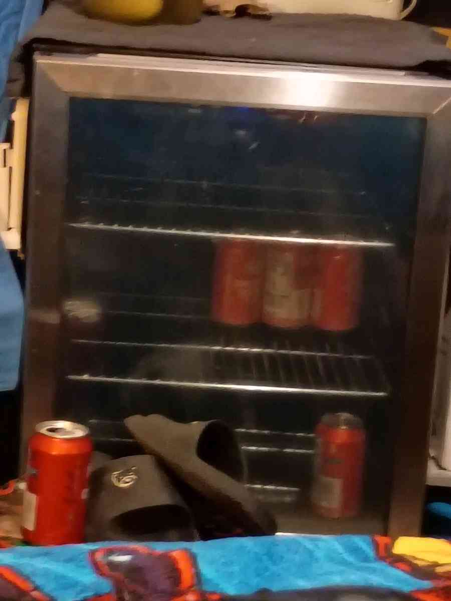 refrigerator small - Jefferson, Georgia - FleaMarketBay