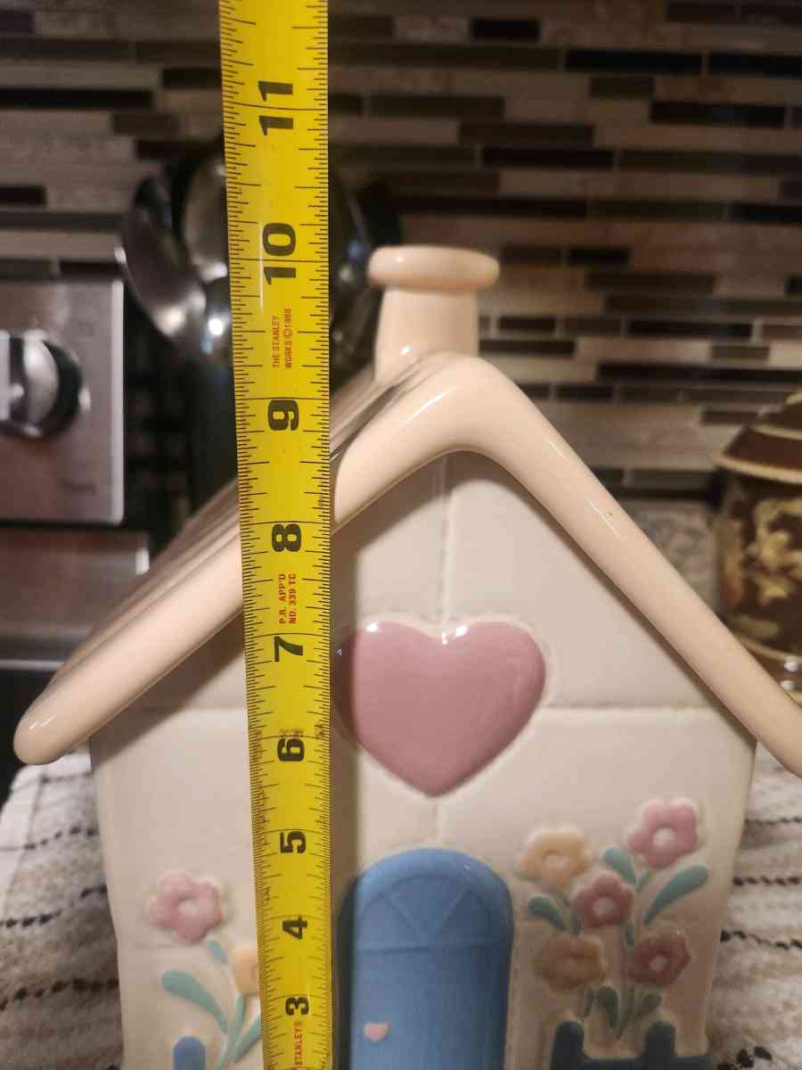 1987 Hallmark Cookie Jar - Deltona, Florida - FleaMarketBay