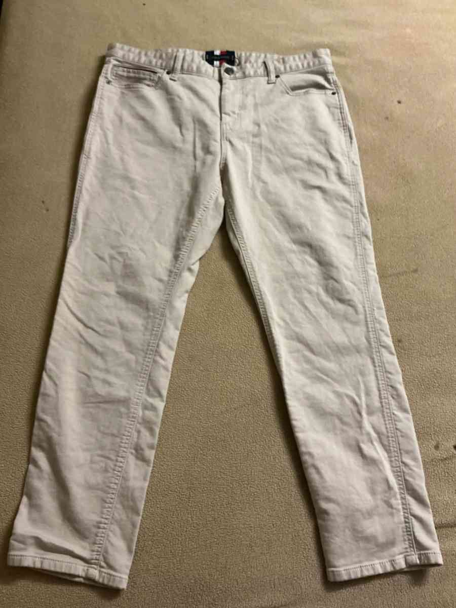 Mens white 36 30 Tommy Hilfiger Jeans Pants - Atlanta, Georgia - FleaMarketBay