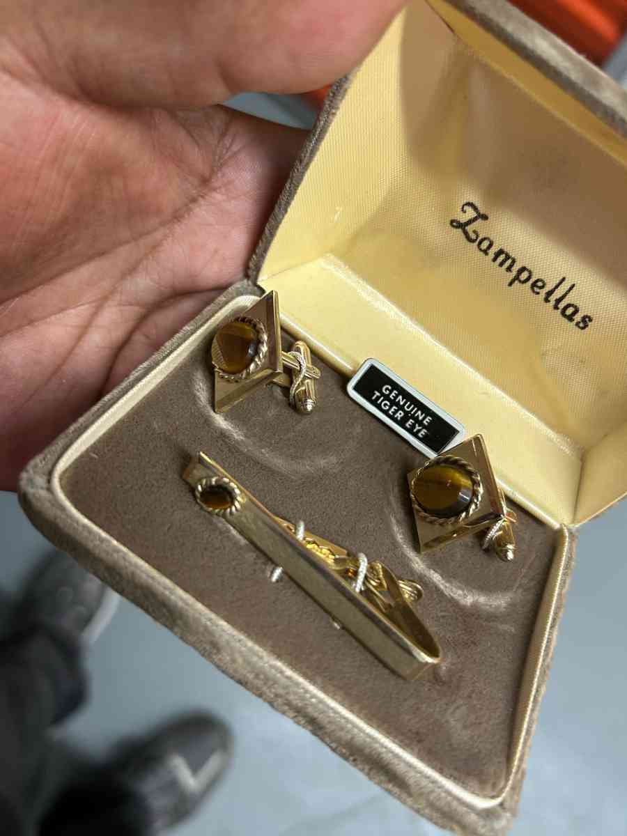LAMPELLAS GENUINE TIGER EYE CUFF LINK SET - Hackensack, New Jersey - FleaMarketBay
